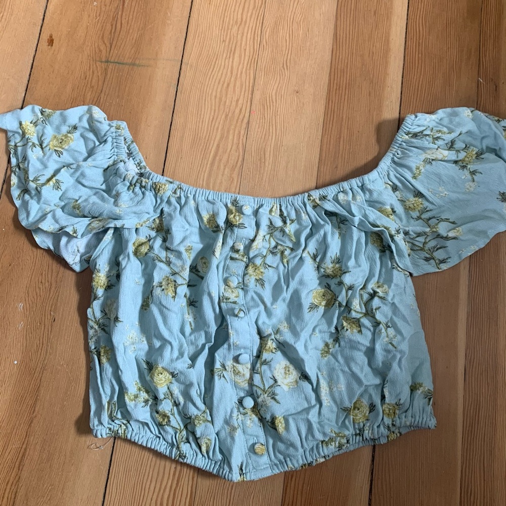 Off-the-shoulder floral crop top